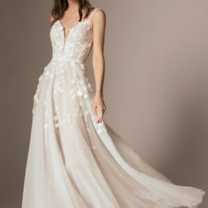 Mulan, tulle sparkling flower detailed A-line wedding dress
