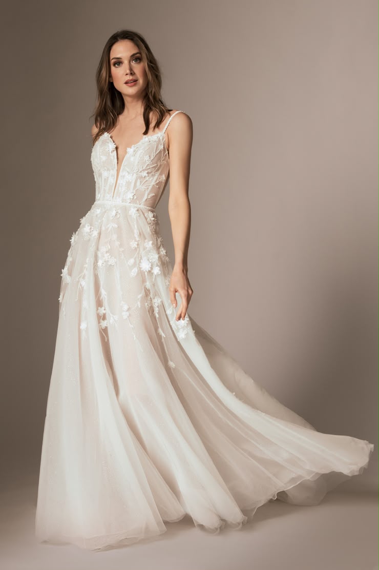Mulan, tulle sparkling flower detailed A-line wedding dress